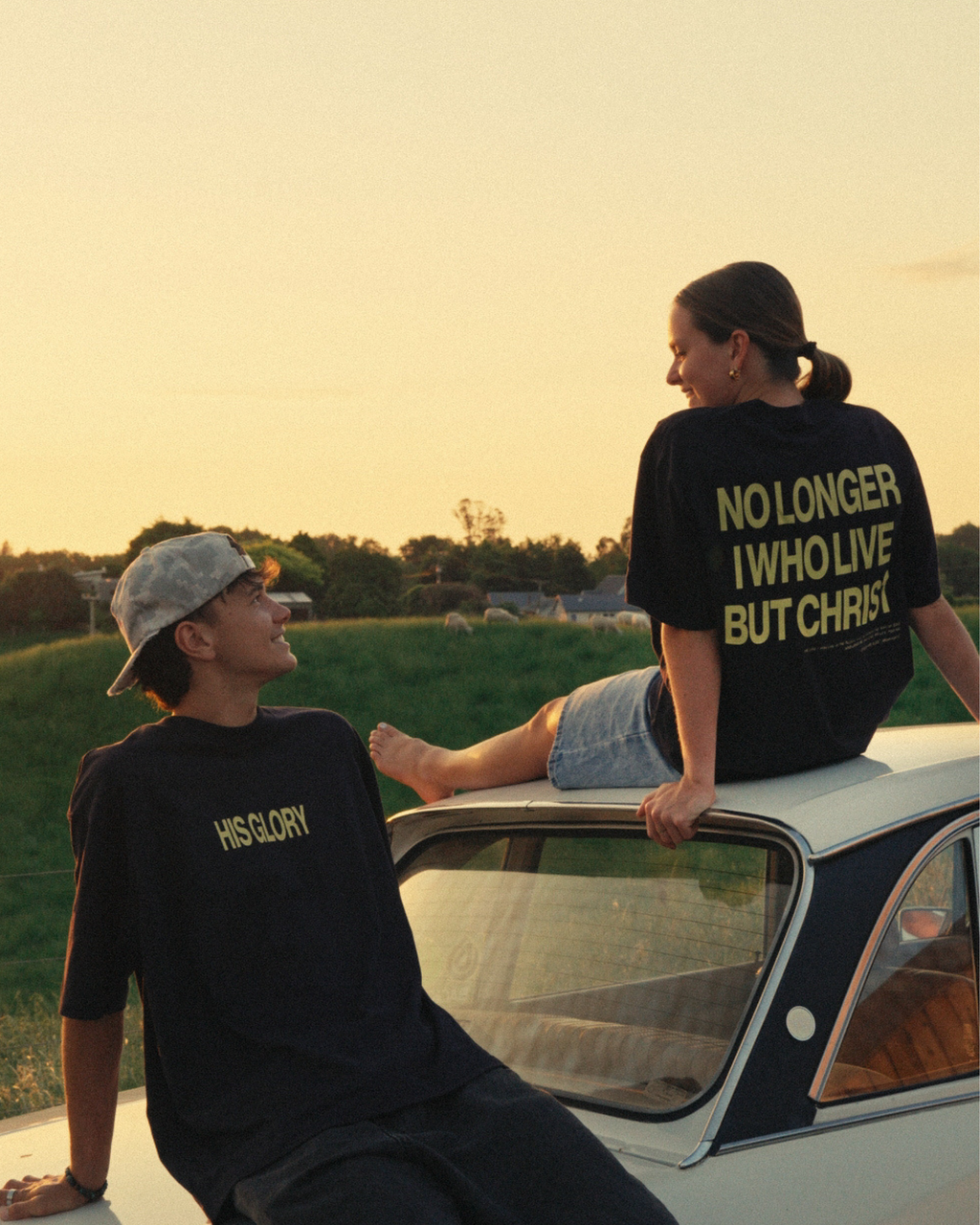 HIS GLORY BOX TEE - NAVY