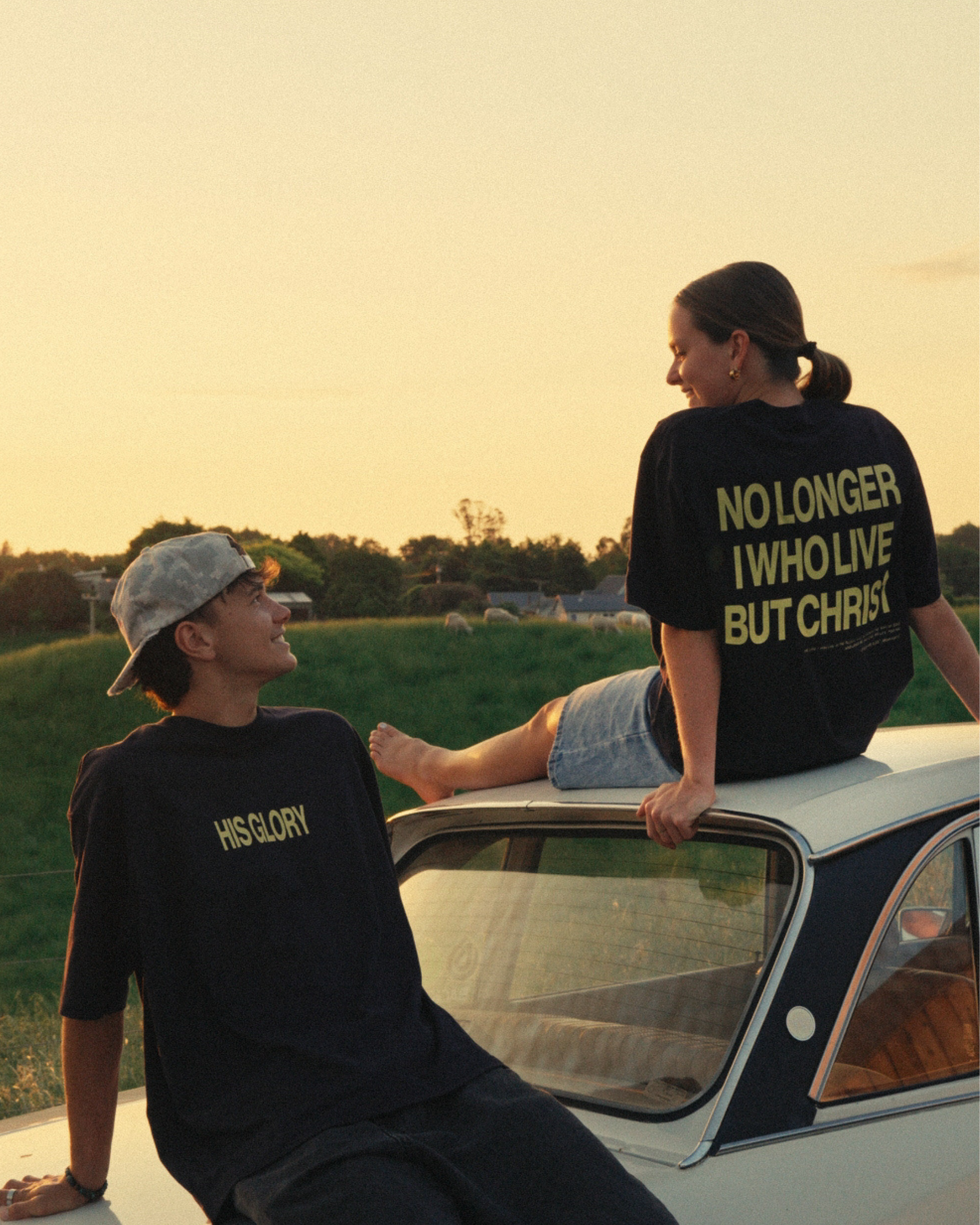 HIS GLORY BOX TEE - NAVY